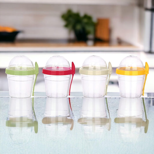 QUASLEQ - Vasos para parfait de yogur, paquete de 4, con tapas y cucharas, recipientes reutilizables para yogur para llevar, vasos de yogur portátiles con almacenamiento de aderezos, ideales para preparar avena y desayuno (17 oz, colores variados)