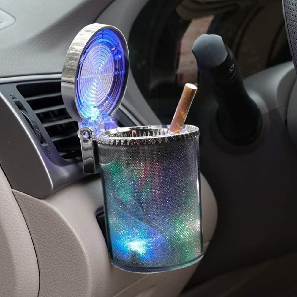 Cendrier de voiture Bosaidong, cendrier automatique avec lumière LED, mini poubelle de voiture, cendrier portable avec couvercle adapté à la plupart des véhicules, argent