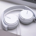 Auriculares supraurales con cable Sony serie ZX, color blanco MDR-ZX110