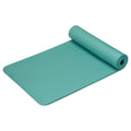 Esterilla de yoga gruesa Gaiam Essentials para ejercicios y fitness con correa de transporte fácil de ajustar, color verde azulado, 72" de largo x 24" de ancho x 2/5 de pulgada de grosor