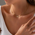 Collier en croix Rotnso pour femme plaqué or 14 carats délicat petit pendentif en croix latérale ras du cou simple tendance mignon collier à chaîne en forme de croix bijoux de foi cadeau minimaliste religieux