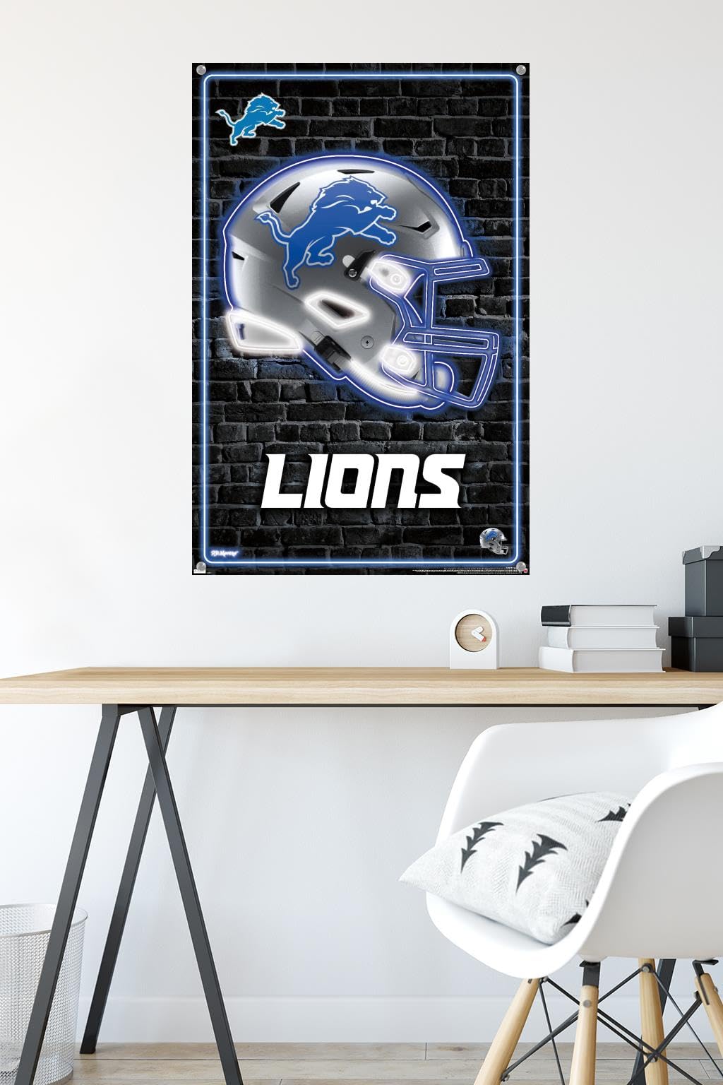 Affiche murale Trends International NFL Detroit Lions - Casque néon 23, 22,37" x 34,00", ensemble affiche et punaise