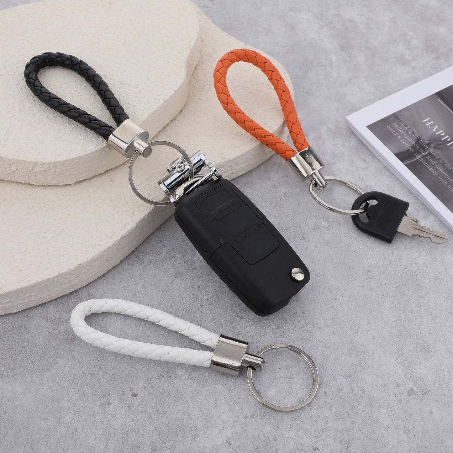 Xthrotsenk 3 Pcs Braided Leather Keychain Pu Key Fob Handwoven Keychains Car Small Keychain Ring Woven Strap Key Chains Accessories Metal Keyring for Men and Women(Black Yellow White)