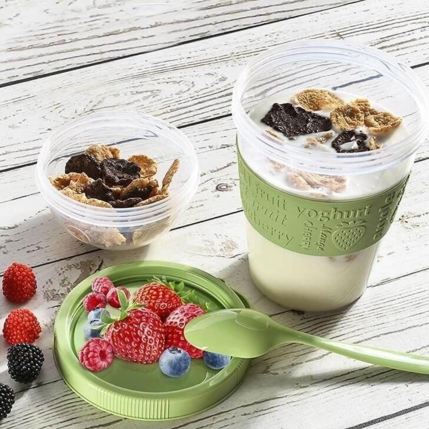 Fairway Finds Paquete de 4 vasos de parfait de yogur de 20 oz con tapa Vaso reutilizable para cereales Vaso portátil para planificar comidas Contenedor para llevar de leche, granola y yogur Cereales para llevar Tapas y cucharas