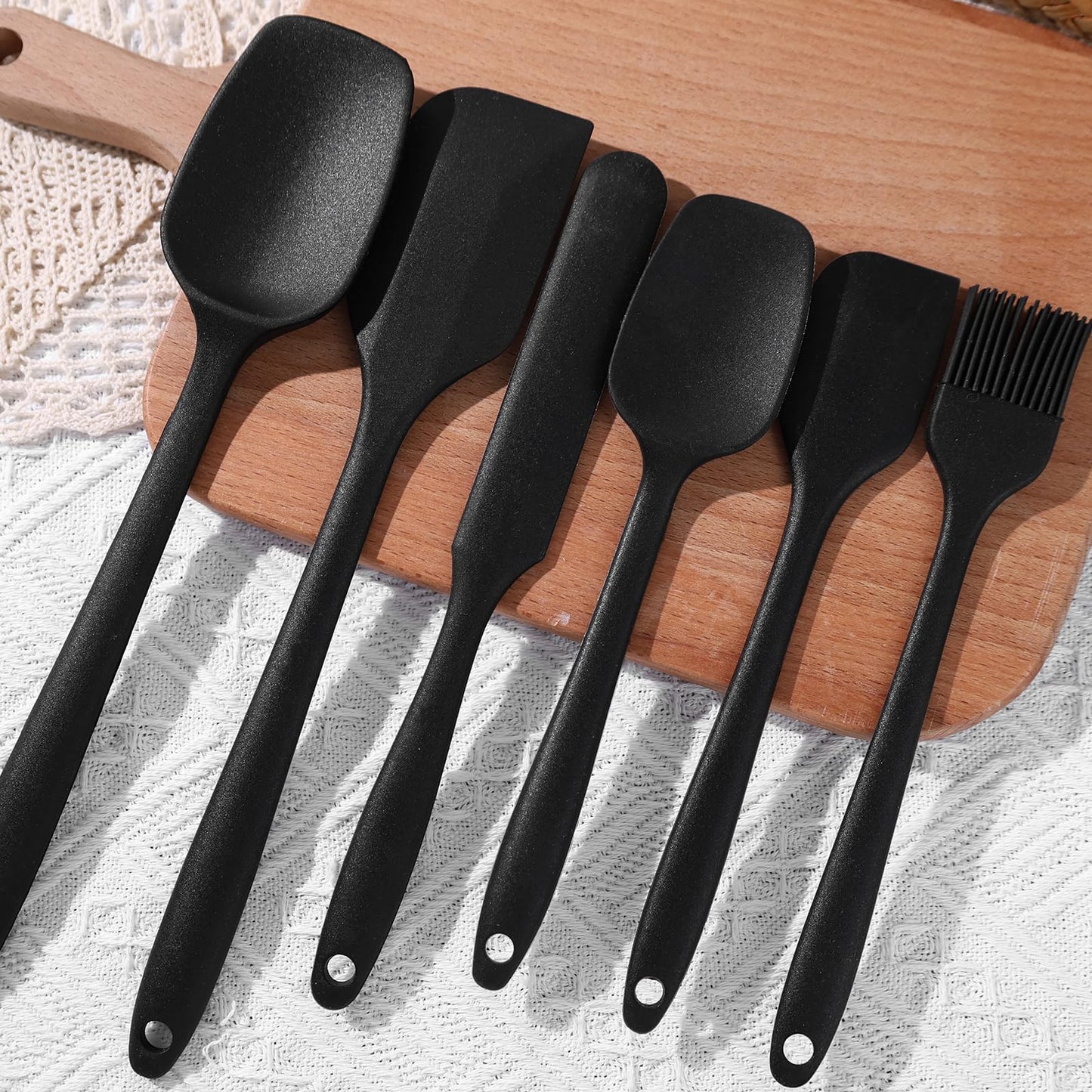 HANSGO 6PCS Silicone Spatula Set, Rubber Spatula High Heat-Resistant One Piece Seamless Design Cooking Spatulas Kitchen Utensils Set for Kitchen Cookware Cooking Baking Mixing Black