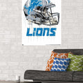 Póster de pared de Trends International NFL Detroit Lions - Drip Helmet 20, 22,375" x 34", paquete de póster y soporte