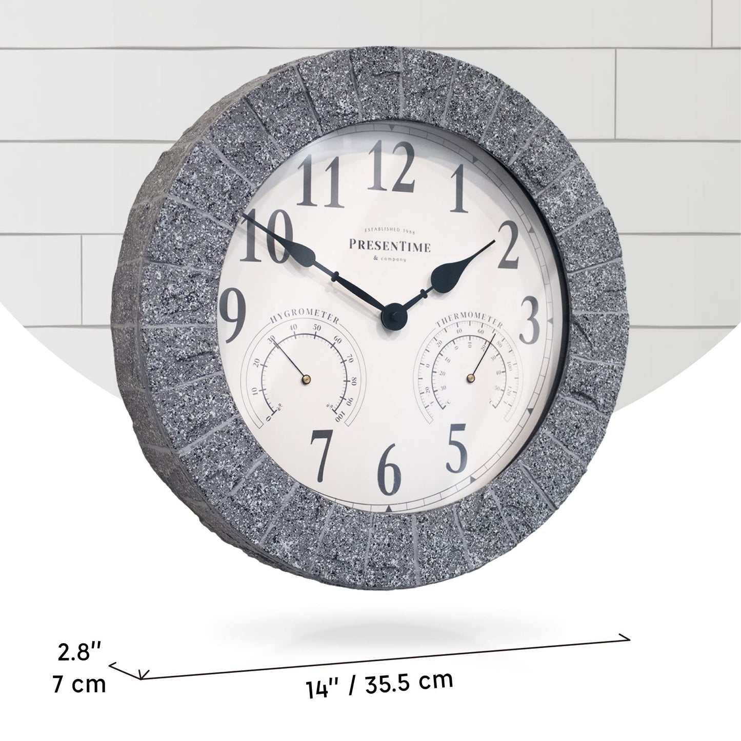 Horloge extérieure en grès Presentime &amp; Co avec thermomètre et hygromètre comme station météo tout-en-un, 14", finition grès gris. Thermomètre météo, décoration extérieure, décoration murale.