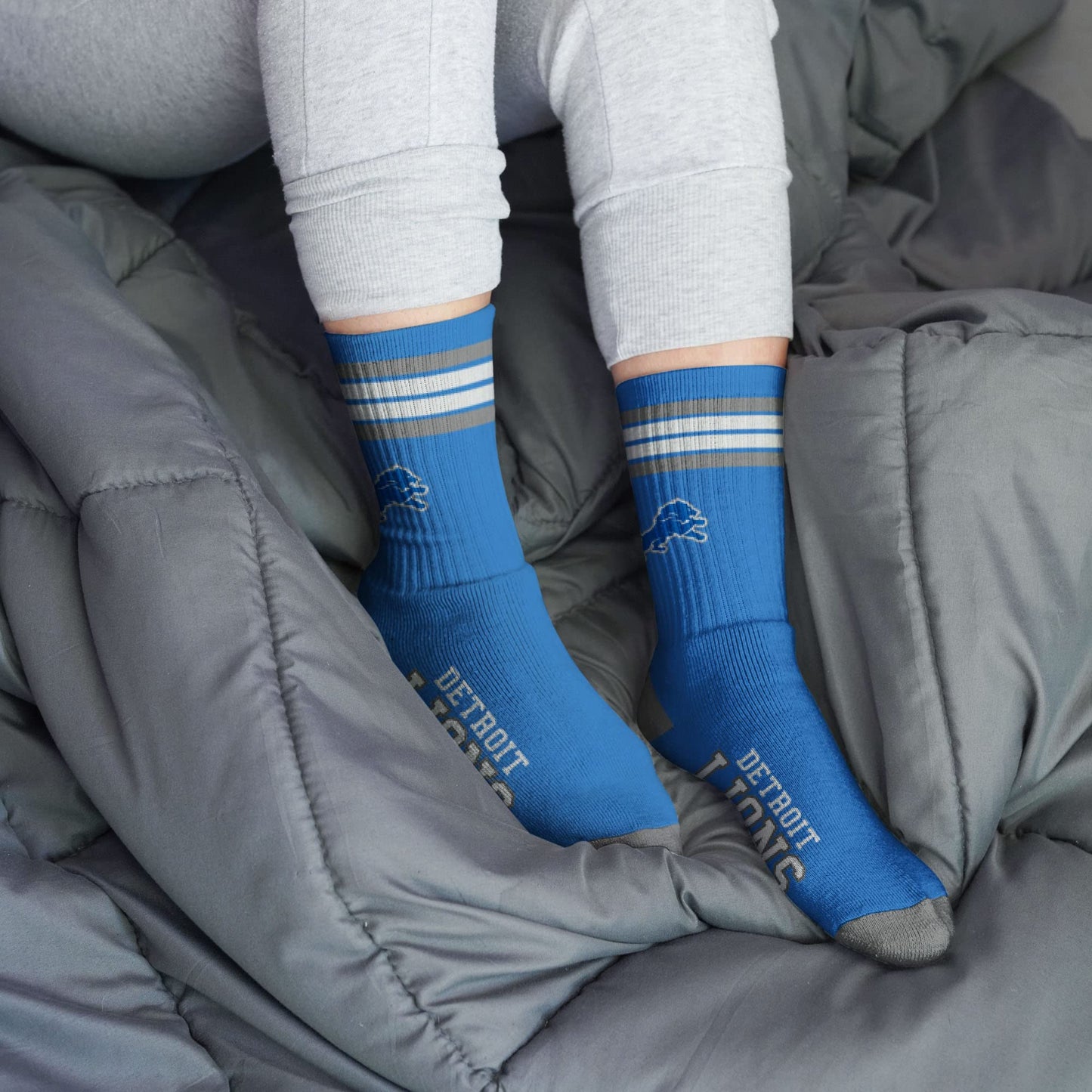 Calcetines de fútbol americano con 4 rayas y diseño de Deuce para jóvenes de la NFL Bare Feet, Detroit Lions, talla única